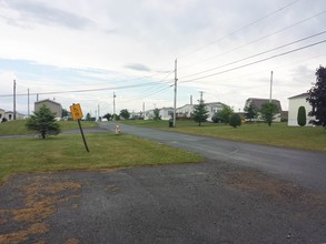 Skyway Trailer Park in Presque Isle, ME - Foto de edificio - Building Photo