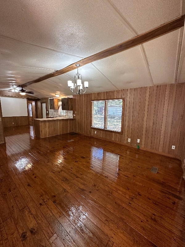 80 Young Rd in Huntsville, TX - Foto de edificio - Building Photo