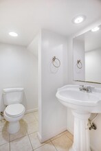 729 10th St NE in Washington, DC - Building Photo - Building Photo