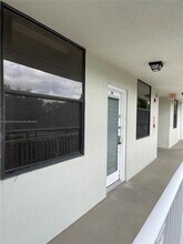 1721 Whitehall Dr in Davie, FL - Building Photo - Building Photo
