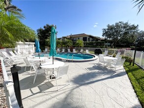 3150 Binnacle Dr in Naples, FL - Foto de edificio - Building Photo