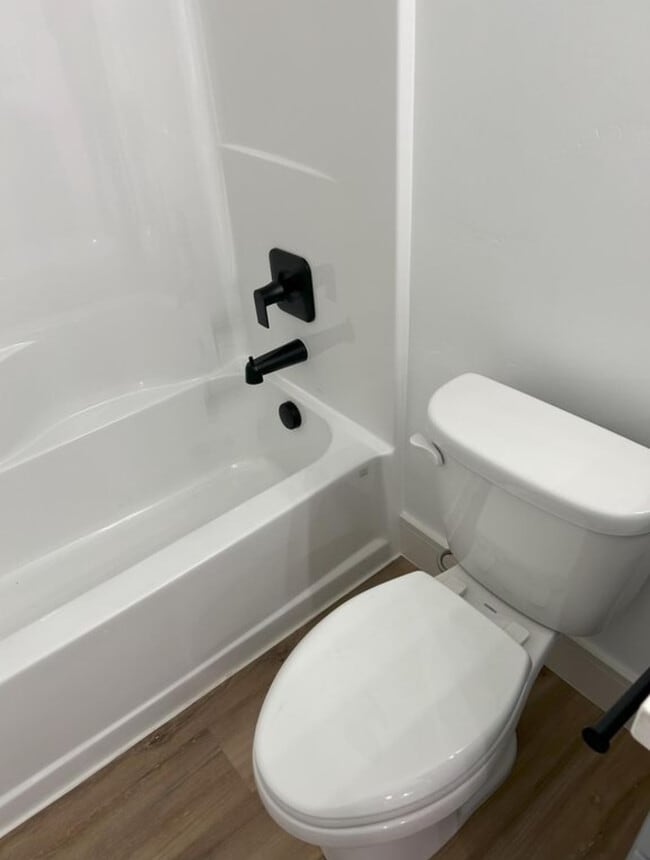 288 E Center St in Springville, UT - Foto de edificio - Building Photo