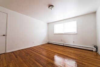 14101 S Atlantic Ave Riverdale, IL 60827 in Riverdale, IL - Building Photo - Building Photo