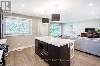 47 Atwater Crescent in Hamilton, ON - Building Photo - Building Photo