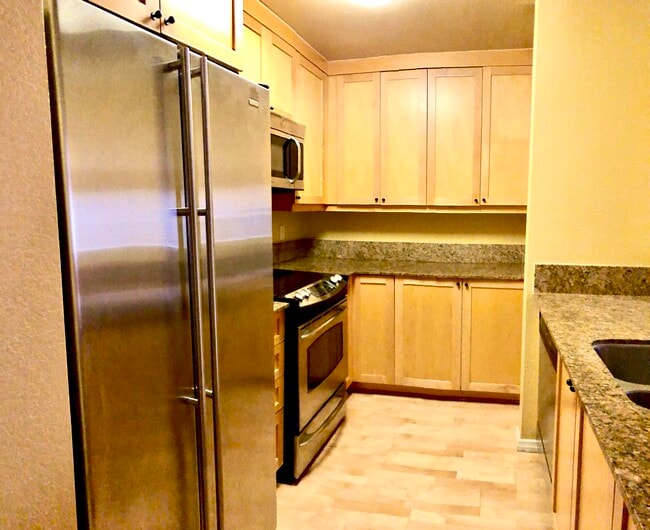 3440 Lebon Dr, Unit 4312 in San Diego, CA - Building Photo - Building Photo