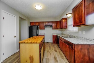 458 Pruden Dr in Pickerington, OH - Building Photo - Building Photo