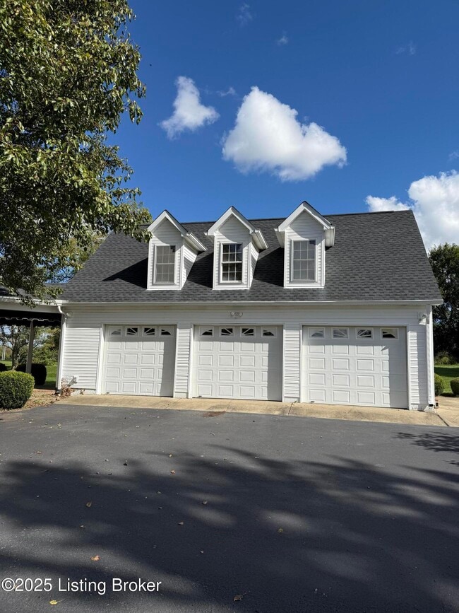 property at 3976 Shelbyville Rd