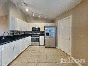 6708 Shepherd Oaks St in Lakeland, FL - Building Photo - Building Photo