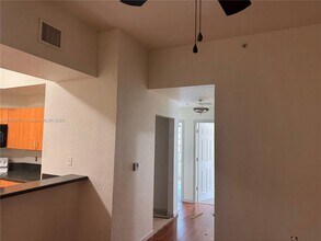 2851 Riverside Dr in Coral Springs, FL - Building Photo - Building Photo