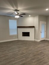 652 The Cottages in Godley, TX - Foto de edificio - Building Photo