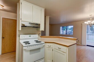 1981 NE 9th Ave in Oak Harbor, WA - Building Photo - Building Photo