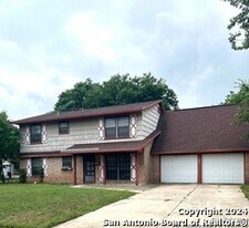 136 Valley Oak Dr in Schertz, TX - Building Photo