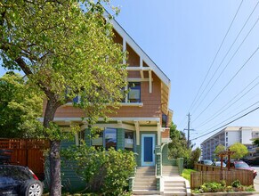4102 Terrace St, Unit 4102 Terrace Street in Oakland, CA - Building Photo - Building Photo