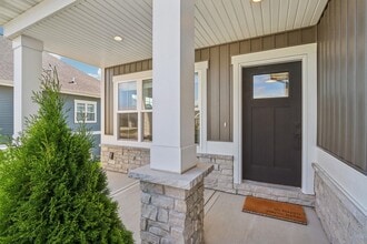 807 Lynn St in Waunakee, WI - Building Photo - Building Photo