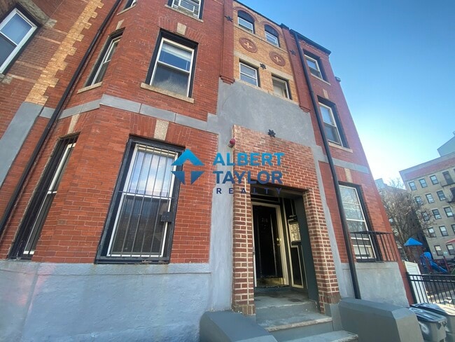 210 Hemenway St, Unit 1 in Boston, MA - Building Photo - Building Photo