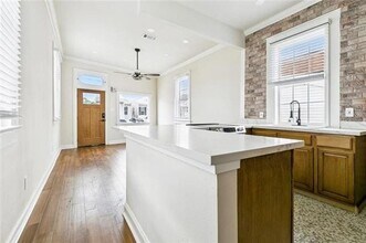 2009 Governor Nicholls St in New Orleans, LA - Foto de edificio - Building Photo