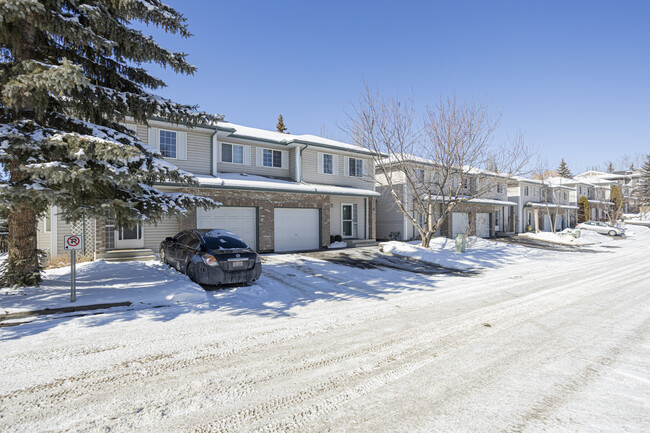 22 Sierra Morena SW in Calgary, AB - Building Photo - Building Photo