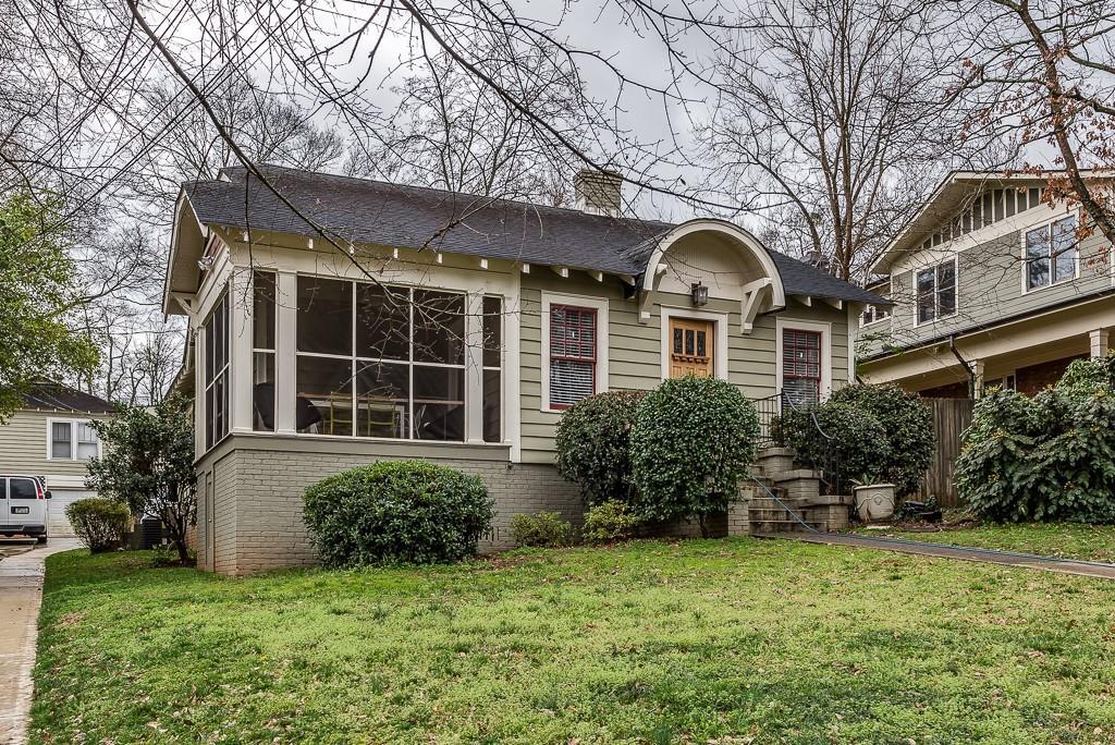 124 W Benson St in Decatur, GA - Foto de edificio