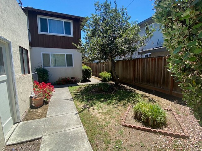 property at 3158 Moorpark Ave