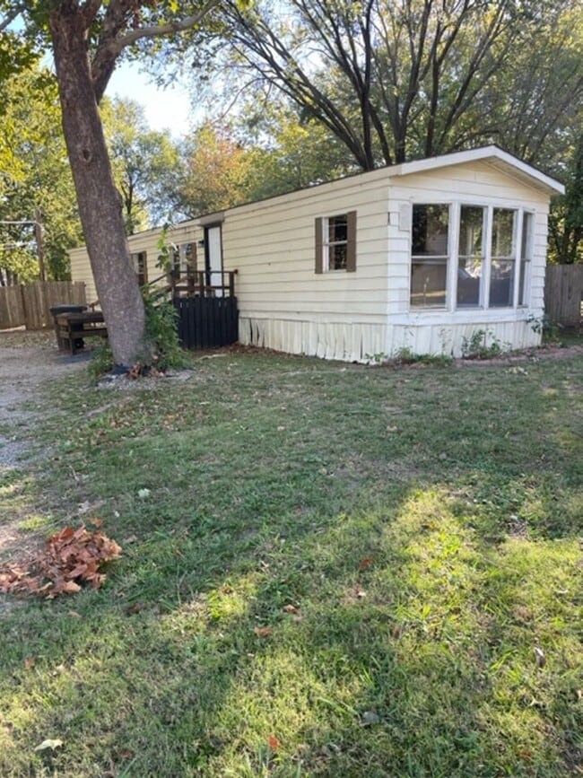 property at 328 NE Roselawn Ave