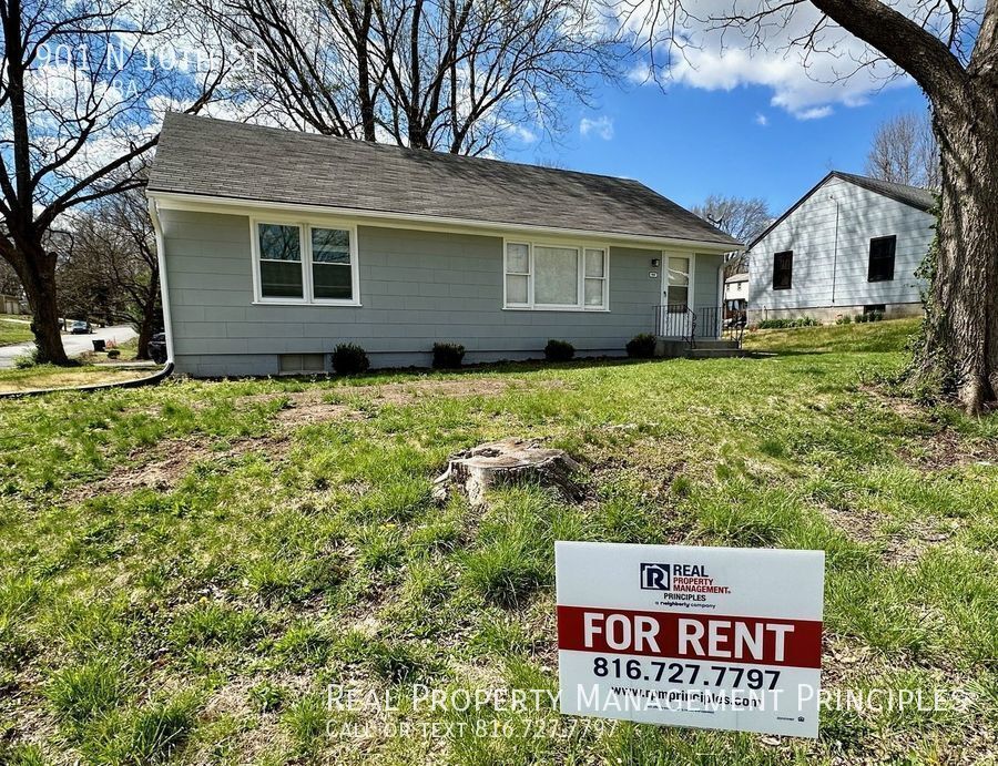 901 N 10th St in Leavenworth, KS - Building Photo