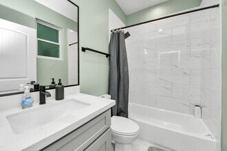 2007 Briley St in Houston, TX - Building Photo - Building Photo