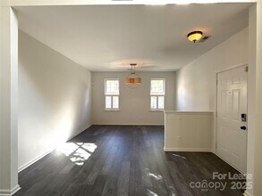 10777 Essex Hall Dr in Charlotte, NC - Foto de edificio - Building Photo