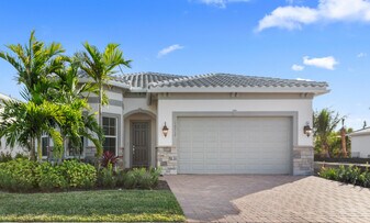 10717 Northbrook Cir in Palm Beach Gardens, FL - Building Photo