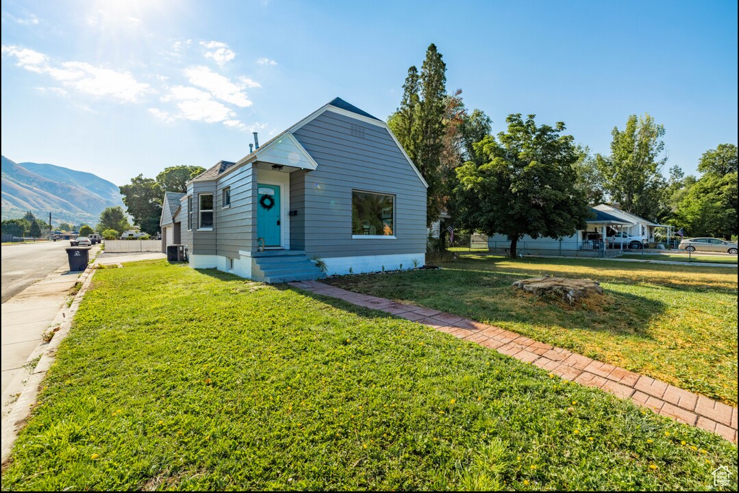 201 S 400 E, Unit Basement Apartment in Springville, UT - Foto de edificio