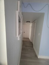9415 Fontainebleau Blvd in Miami, FL - Building Photo - Building Photo
