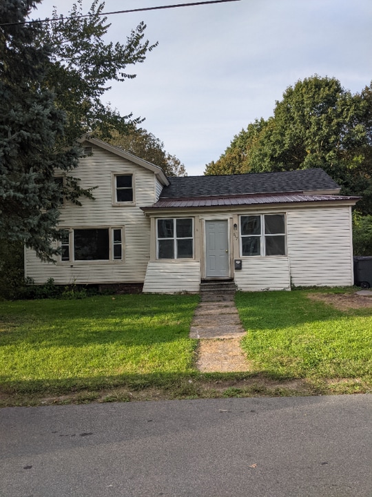 617 Ontario St in Fulton, NY - Building Photo