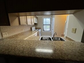129 Greengate Court in Cary, NC - Building Photo - Building Photo