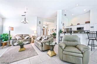 6453 Autumn Woods Blvd in Naples, FL - Building Photo - Building Photo