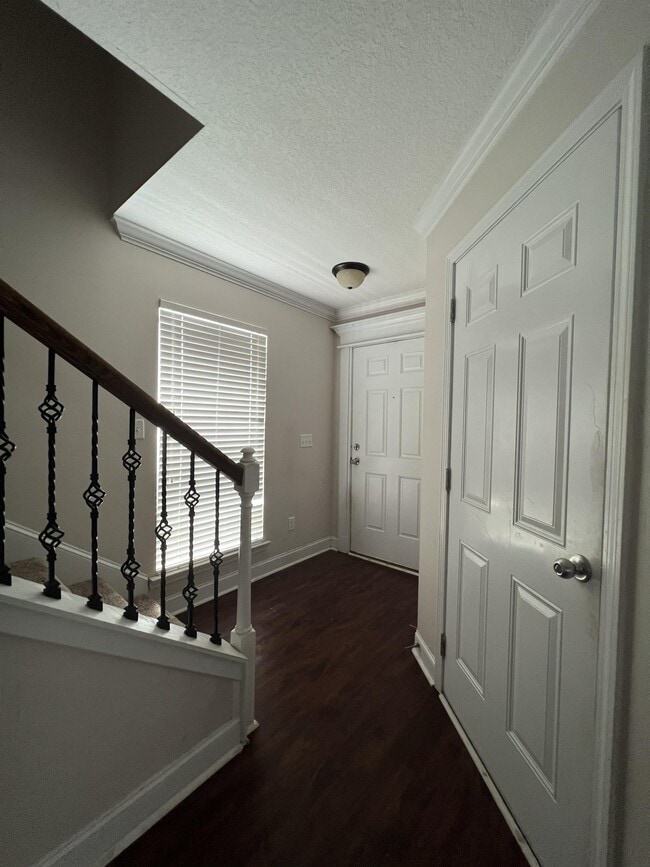 property at 612 Amhearst Row