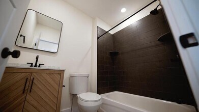 6830 Ridge Ave in Philadelphia, PA - Building Photo - Building Photo