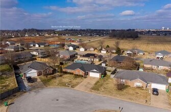 720 Michael Ct in Centerton, AR - Building Photo - Building Photo