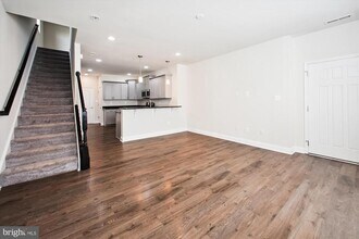 7143 Beaumont Place in Elkridge, MD - Building Photo - Building Photo