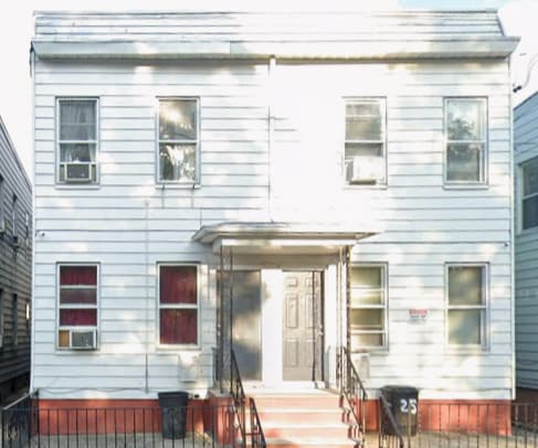 23 E 18th St