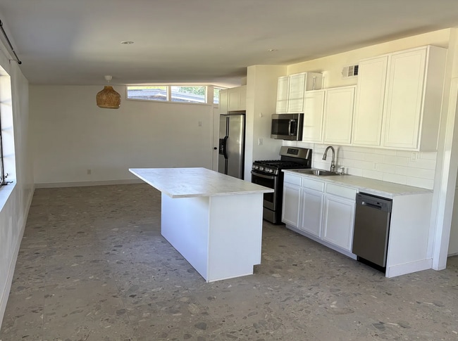 property at 519 W 16th St