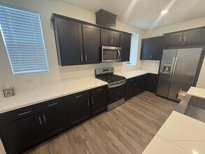 8213 Ocho Wy in Elk Grove, CA - Building Photo - Building Photo