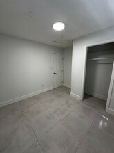 2300 E Crystal Lake Ave in Orlando, FL - Building Photo - Building Photo