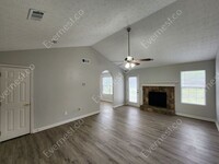 707 Cloverdale Dr photo'