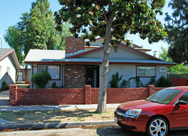 2142 W Princeton Ave in Fresno, CA - Foto de edificio - Building Photo