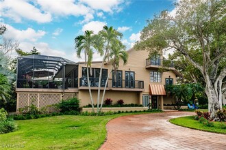 376 Leatherfern Ln in Marco Island, FL - Building Photo - Building Photo