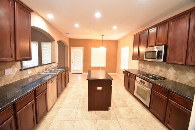 22306 Fieldcrest Ln in Richmond, TX - Building Photo - Building Photo