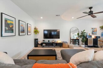 6901 E Edgemont Ave in Scottsdale, AZ - Building Photo - Building Photo