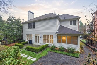 3194 Windsor Lake Dr NE in Atlanta, GA - Building Photo - Building Photo