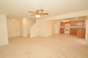 3433 Black Forest Ln in Indianapolis, IN - Foto de edificio - Building Photo