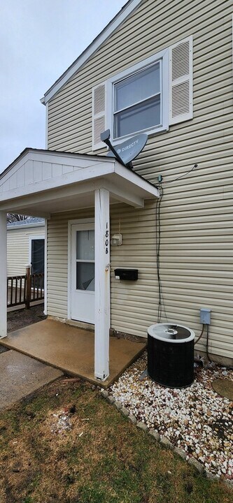180 Betty Ct in Bartlett, IL - Building Photo