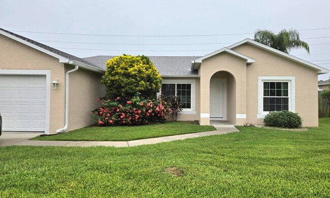 823 Del Mar Cir